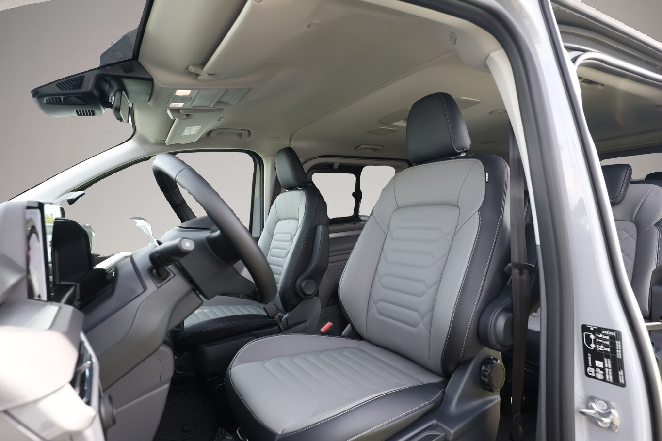 Volkswagen T7 Caravelle (, Diesel)