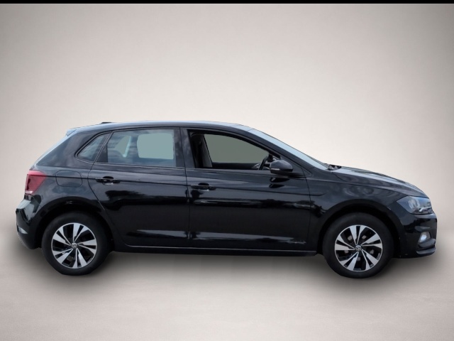 Volkswagen Polo (02/2022, Benzin)