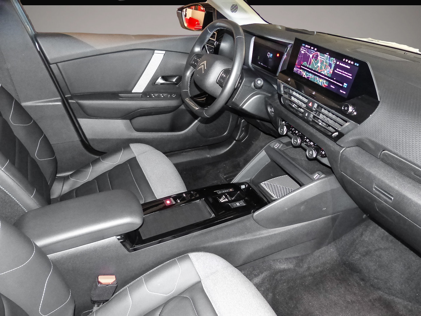 Citroen C4 (01/2024, Benzin)