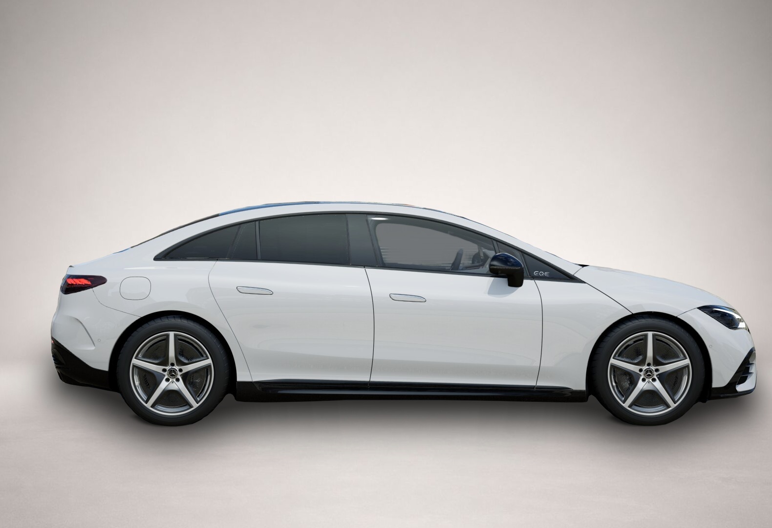 Mercedes-Benz EQE (04/2025, ELECTRIC)