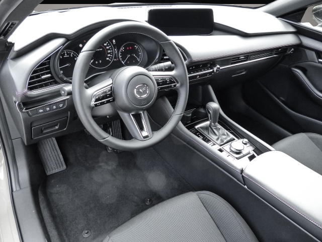 Mazda 3 (05/2026, Benzin)