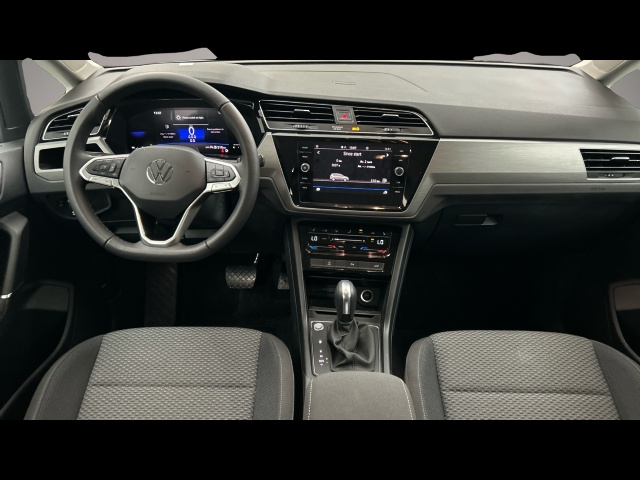 Volkswagen Touran (12/2025, Benzin)
