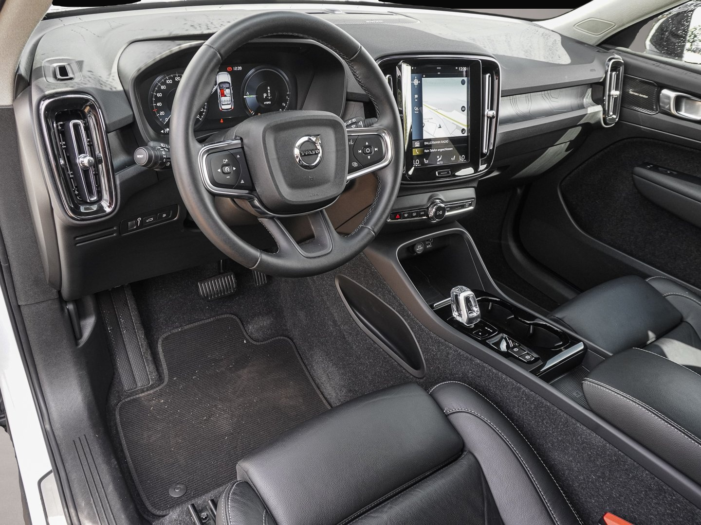 Volvo XC40 (11/2023, )