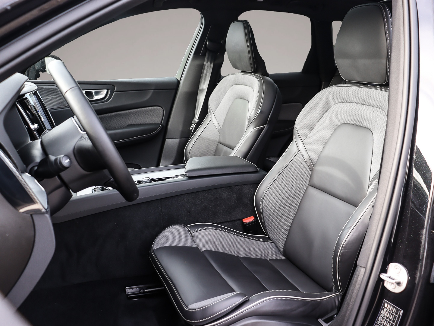Volvo XC60 (02/2024, Hybrid (Benzin/Elektro))