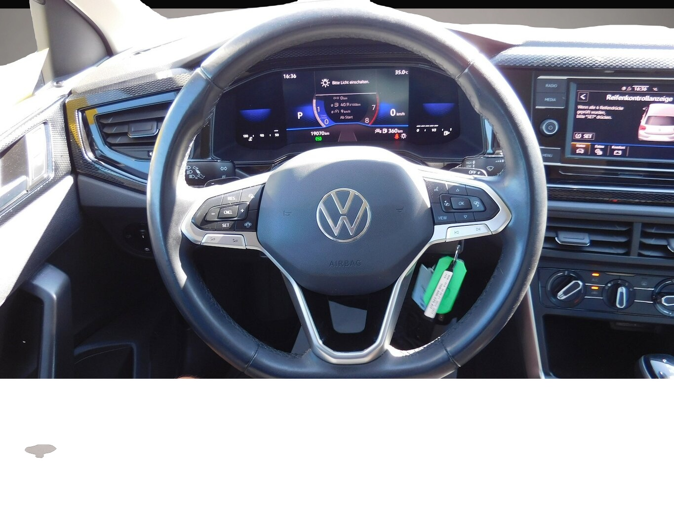Volkswagen Polo (06/2022, Benzin)