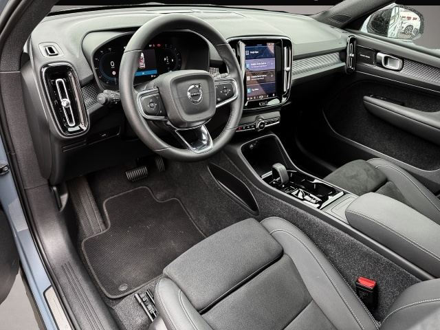 Volvo XC40 (12/2023, Benzin)