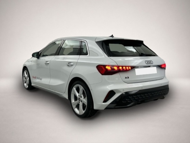 Audi A3 (10/2025, Benzin)
