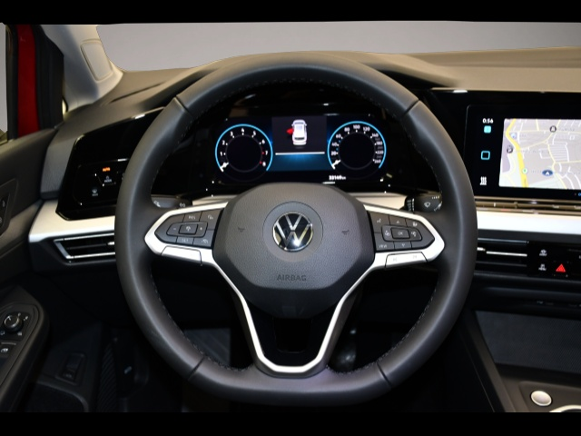 Volkswagen Golf (04/2021, Benzin)