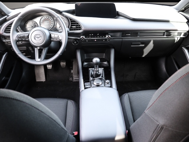 Mazda 3 (03/2026, Benzin)