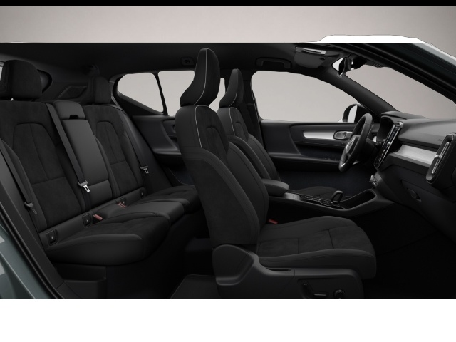 Volvo XC40 (05/2026, Benzin)