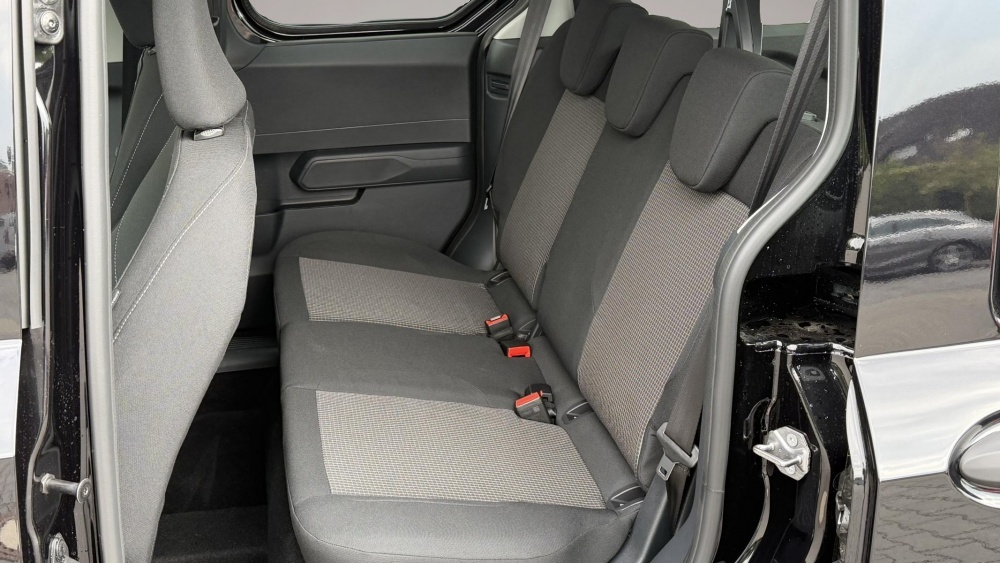 Ford Tourneo Courier, Bild 6 von 6