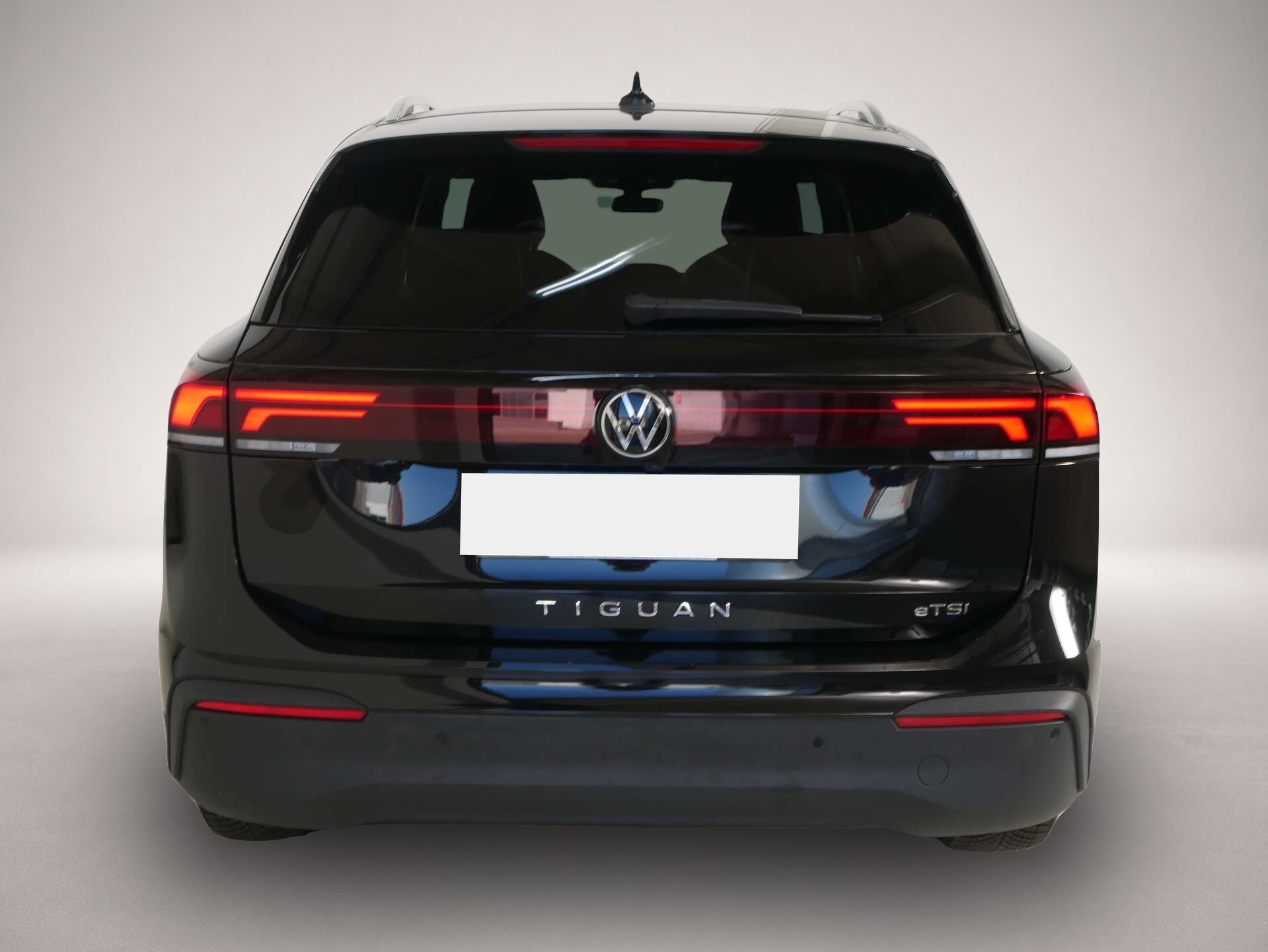 Volkswagen Tiguan (12/2025, Benzin)