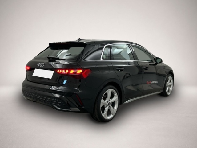 Audi A3 (10/2025, Benzin)