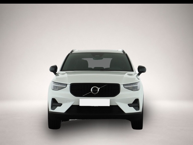 Volvo XC 40, image 2 of 8