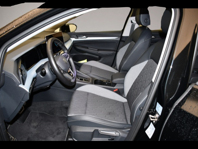 Volkswagen Golf (12/2025, Benzin)