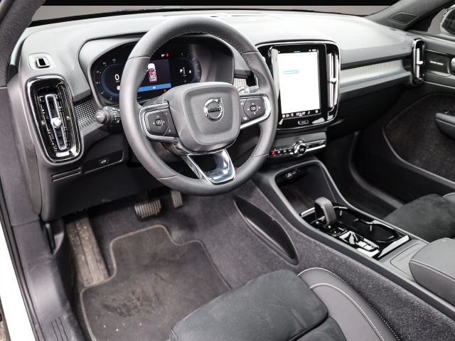 Volvo XC40 (06/2023, Benzin)