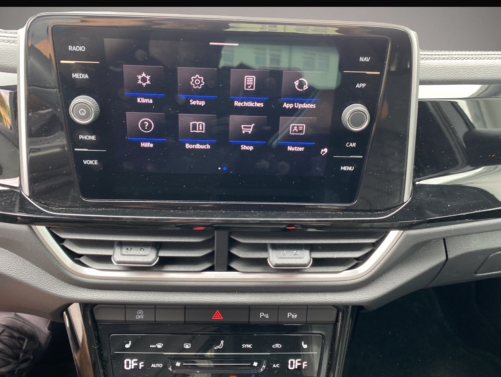 Volkswagen T-Roc (05/2025, Benzin)