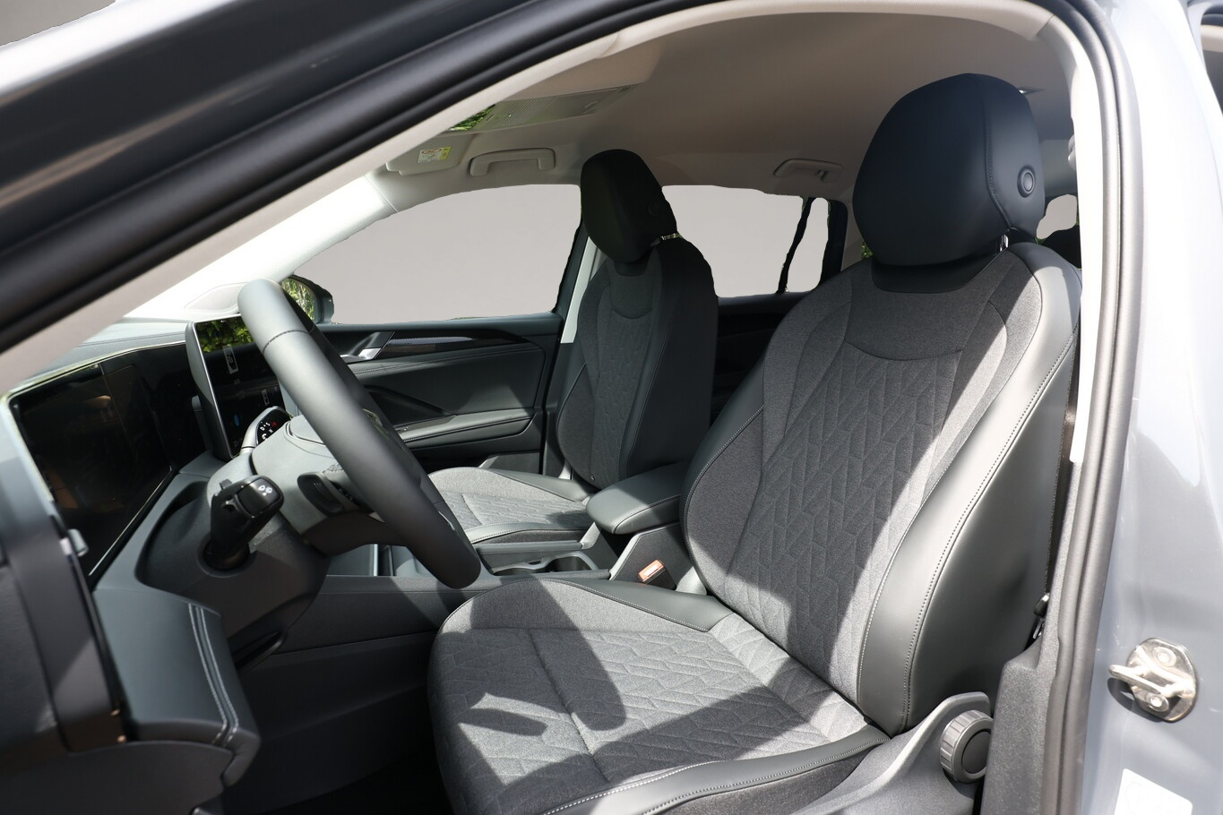 Volkswagen Tiguan (06/2026, Benzin)