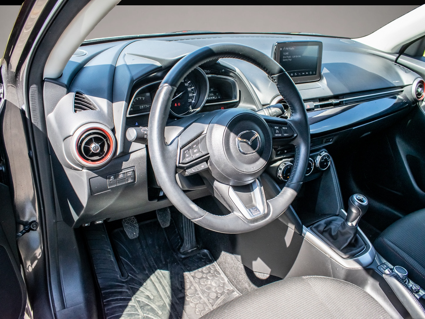 Mazda 2 (03/2022, Benzin)