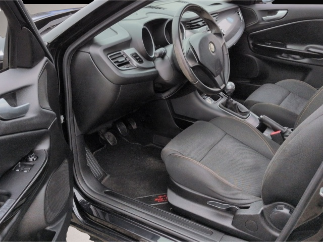 Alfa-Romeo Giulietta (05/2011, Benzin)