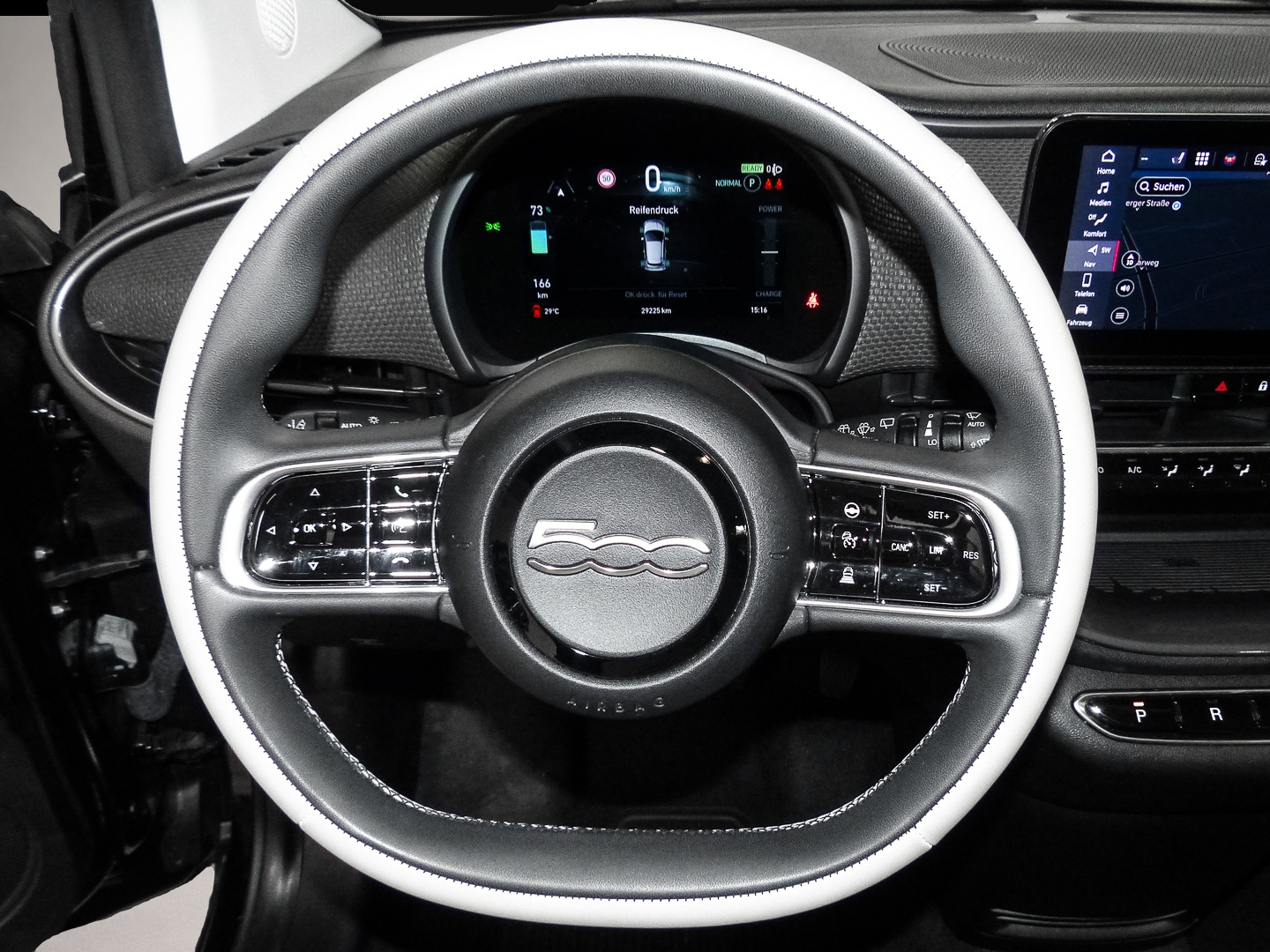 Fiat 500e (04/2023, ELECTRIC)