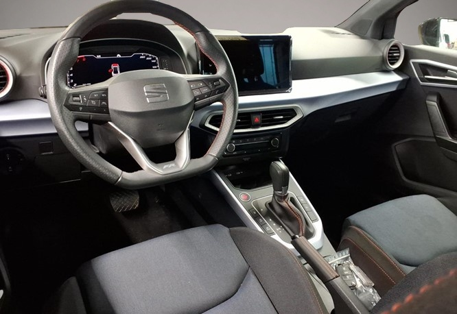 Seat Arona (11/2025, Benzin)