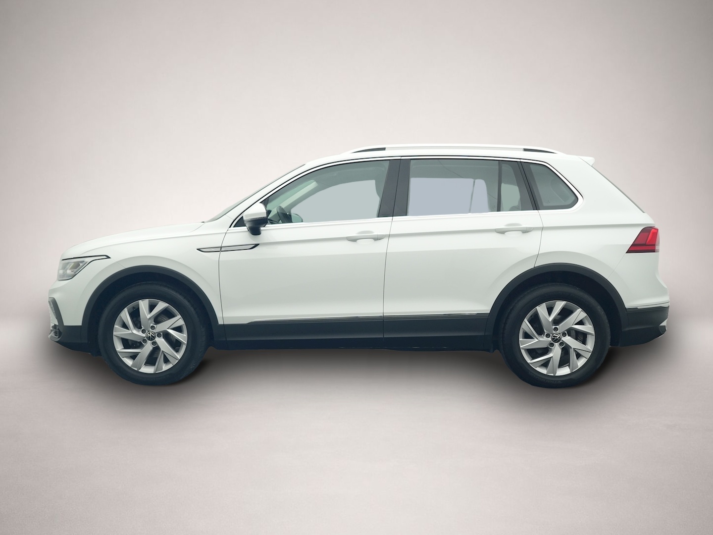 Volkswagen Tiguan (03/2023, Benzin)
