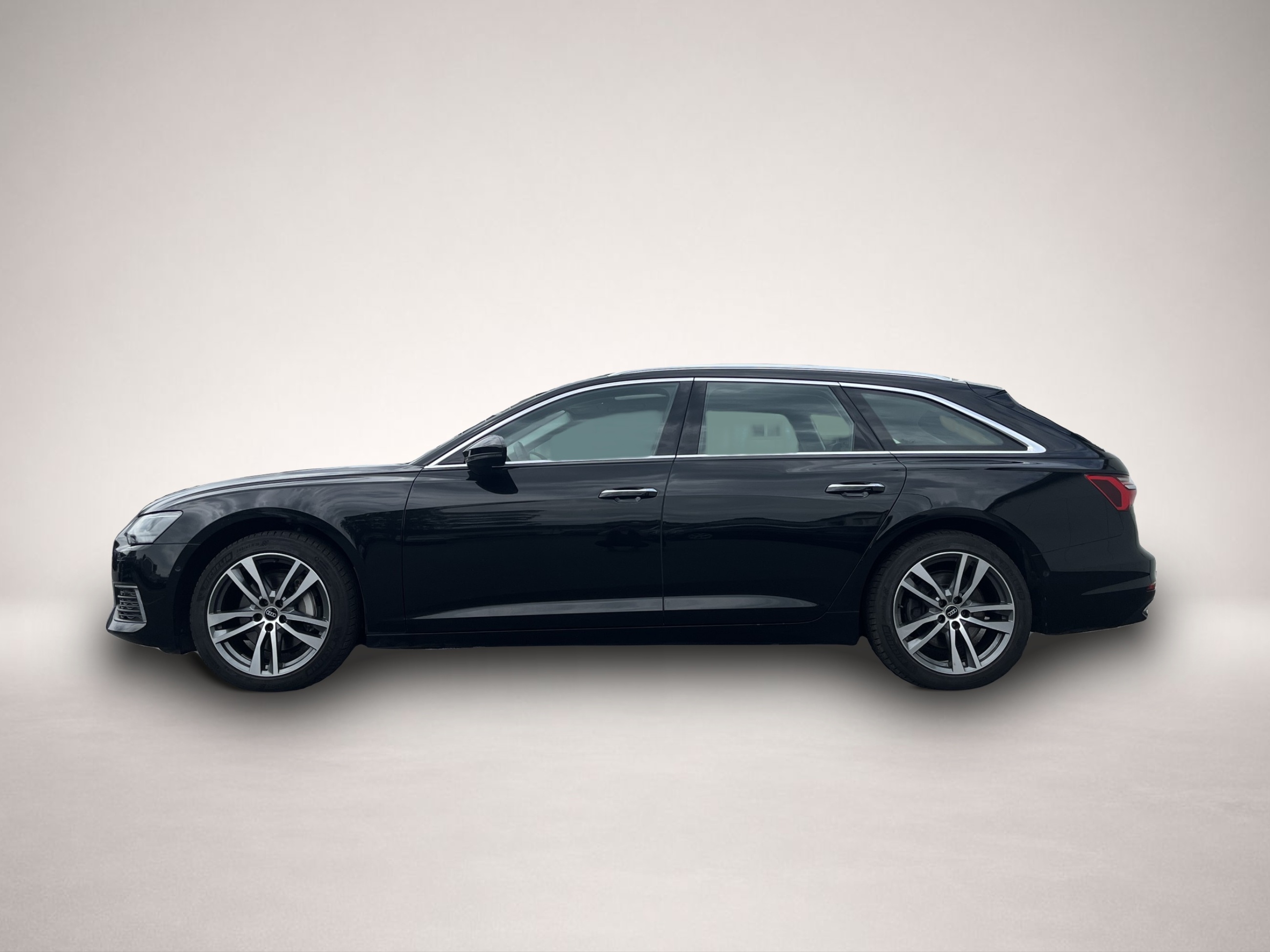 Audi A6 (01/2023, Benzin)