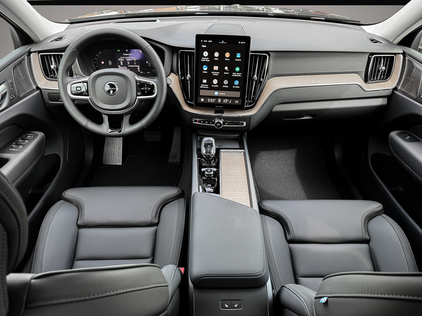 Volvo XC60 (06/2025, Benzin)