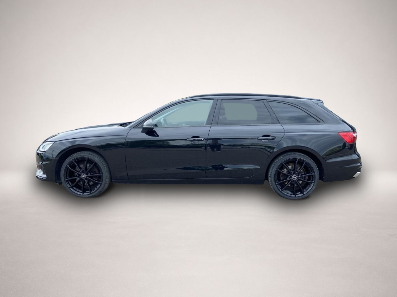 Audi A4 (08/2022, )