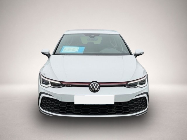 Volkswagen Golf (03/2023, Benzin)