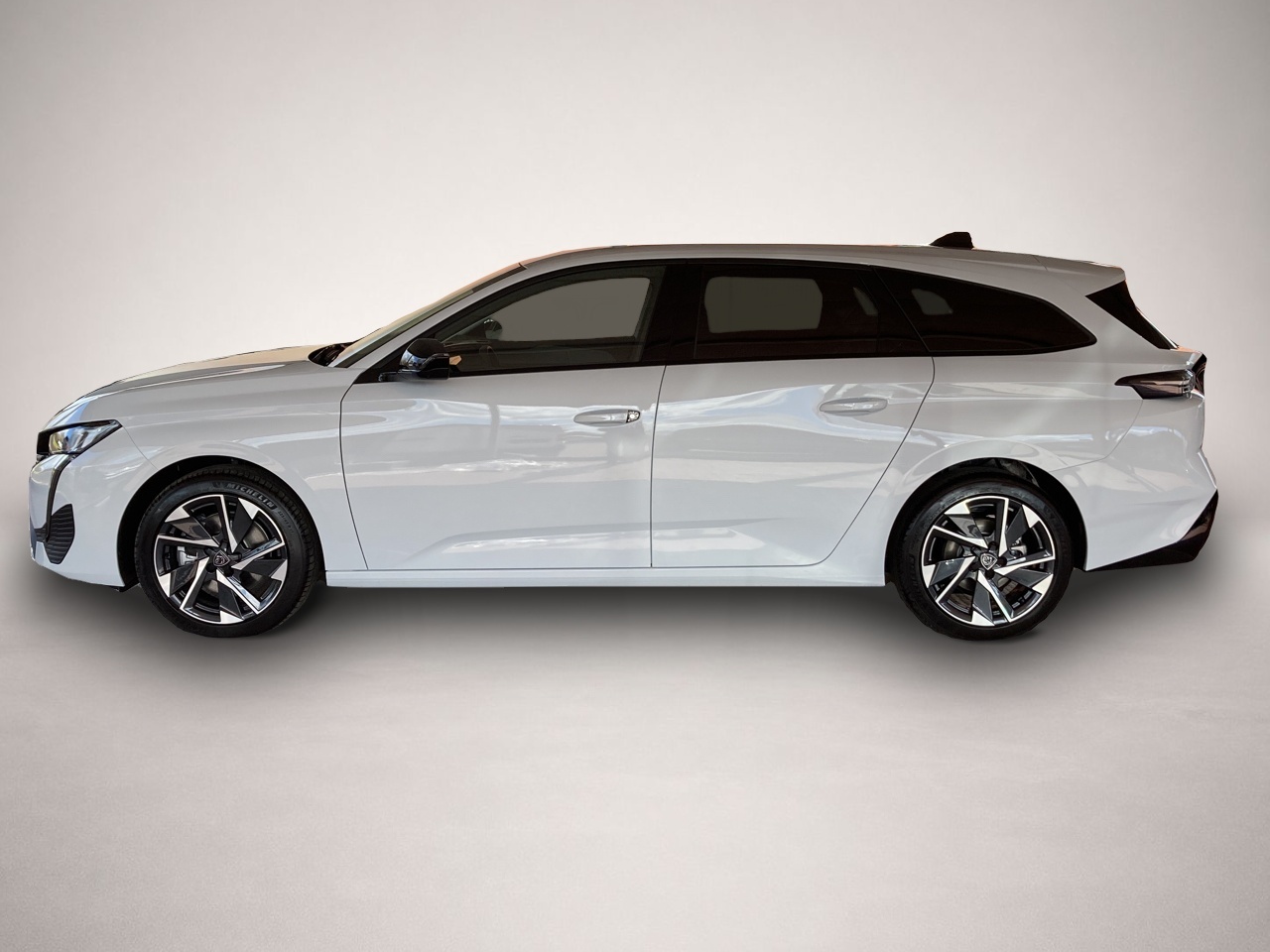 Peugeot 308 (09/2025, Benzin)