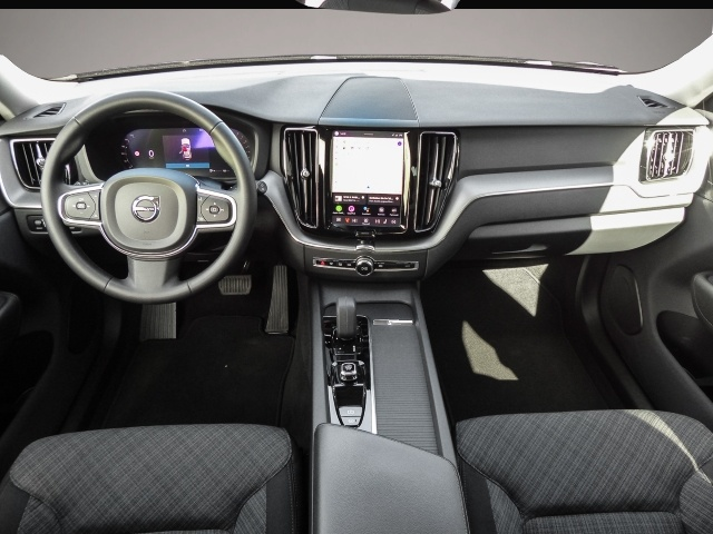 Volvo XC60 (03/2023, Benzin)