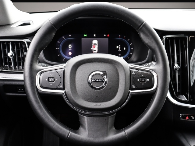 Volvo V60 (06/2024, Benzin)