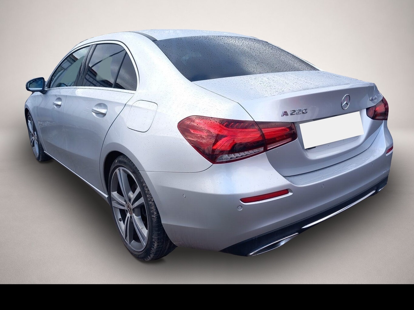 Mercedes-Benz A 220 (10/2020, Benzin)