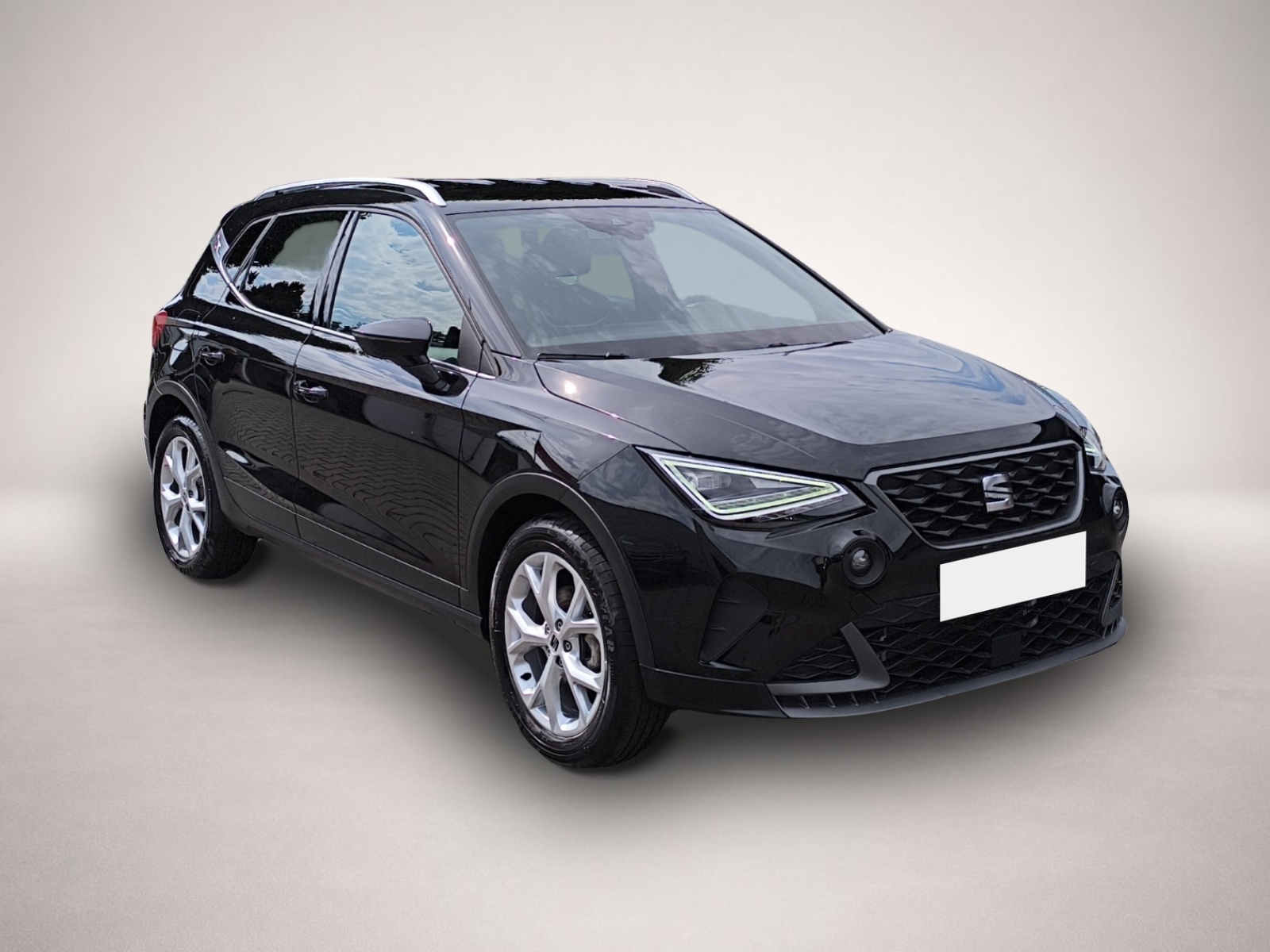 Seat Arona (03/2025, Benzin)