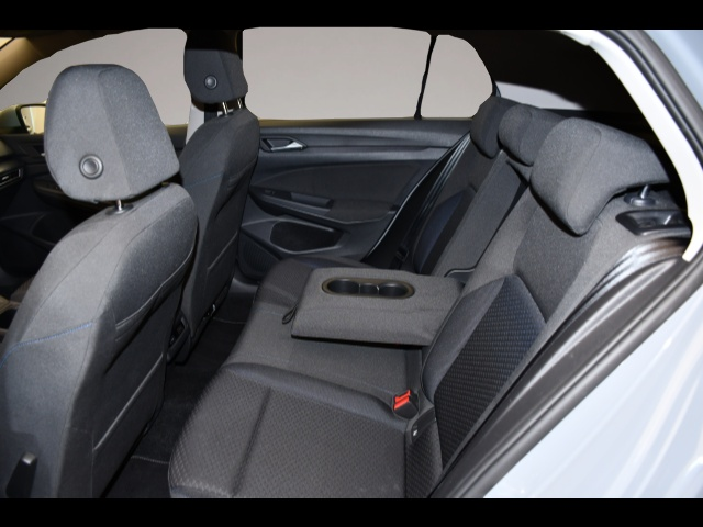 Volkswagen Golf (06/2021, )