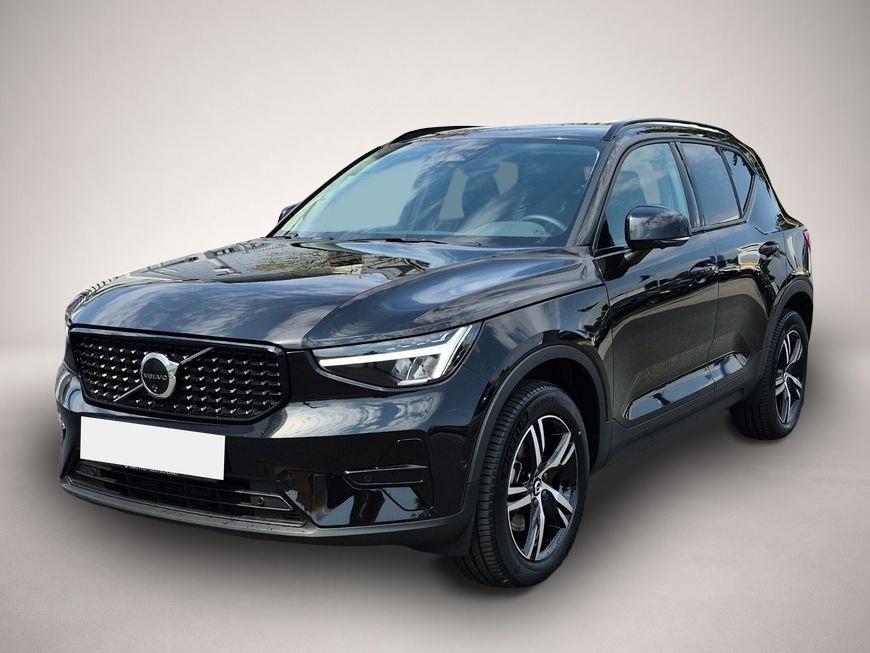 Volvo XC40 (10/2025, Benzin)
