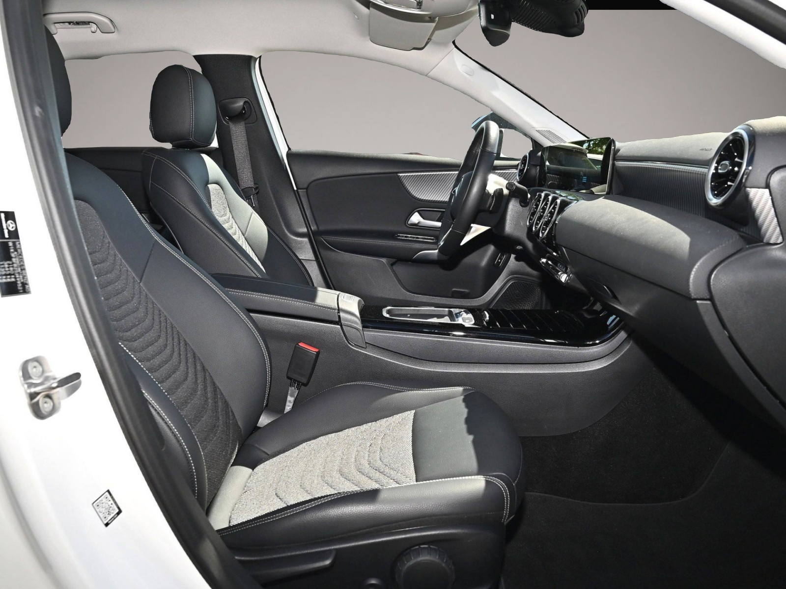 Mercedes-Benz A 250 (02/2025, Hybrid (Benzin/Elektro))