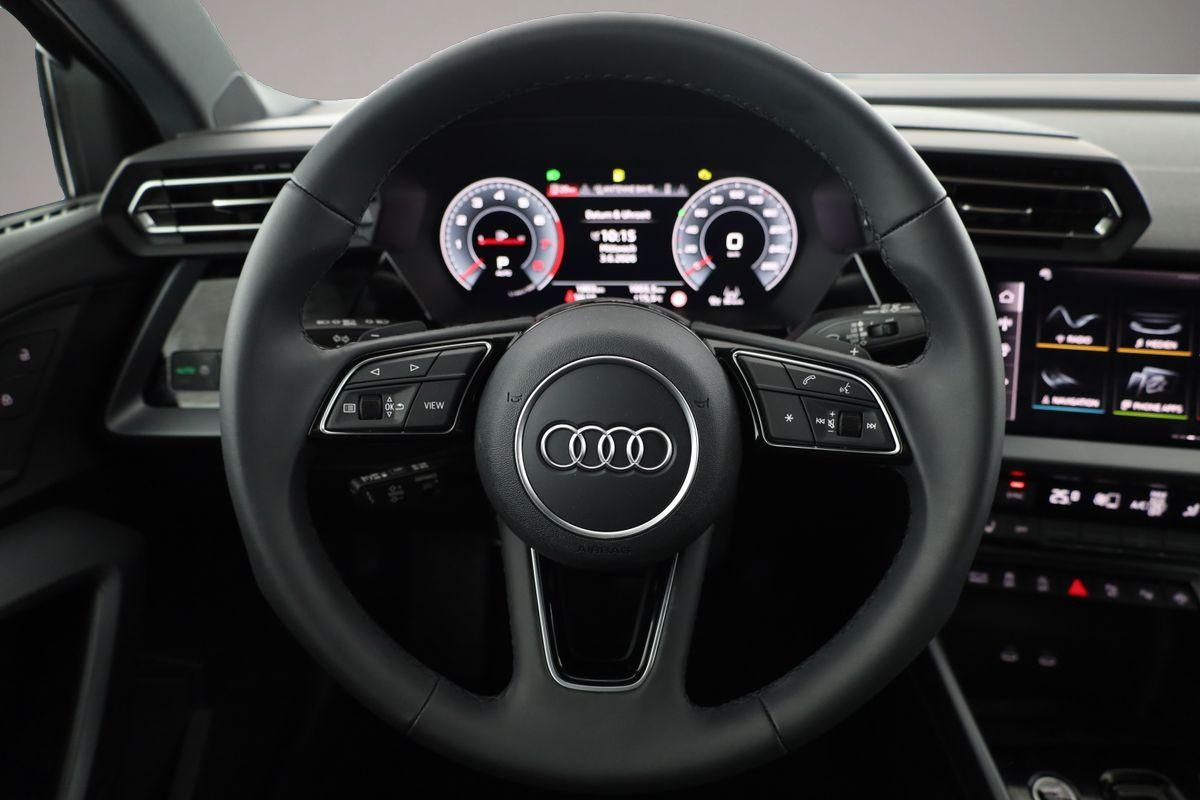 Audi quattro (05/2026, Benzin)