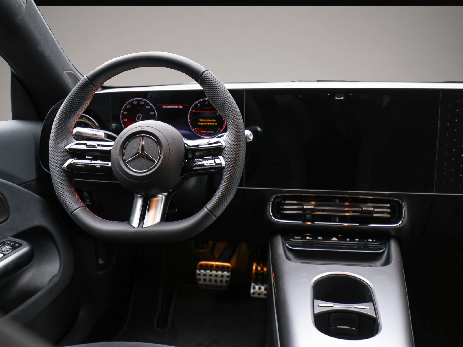 Mercedes-Benz CLA 180 (04/2026, Benzin)