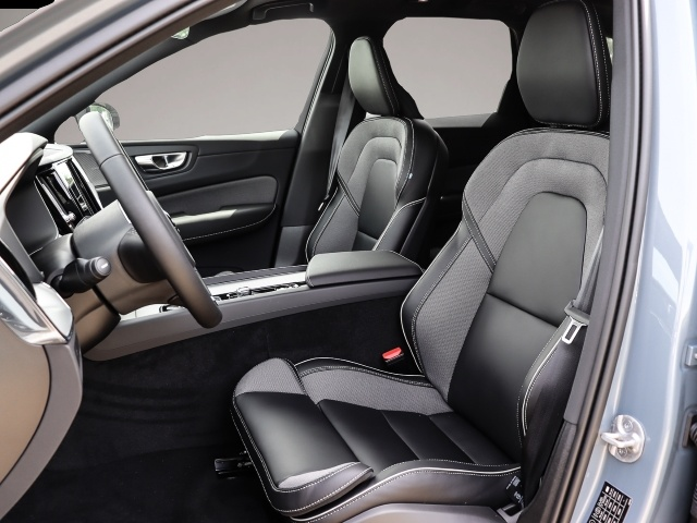 Volvo XC60 (12/2024, Benzin)