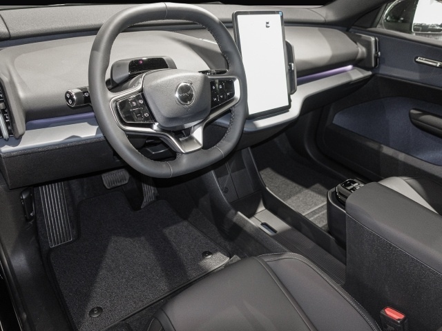 Volvo EX30 (06/2025, ELECTRIC)