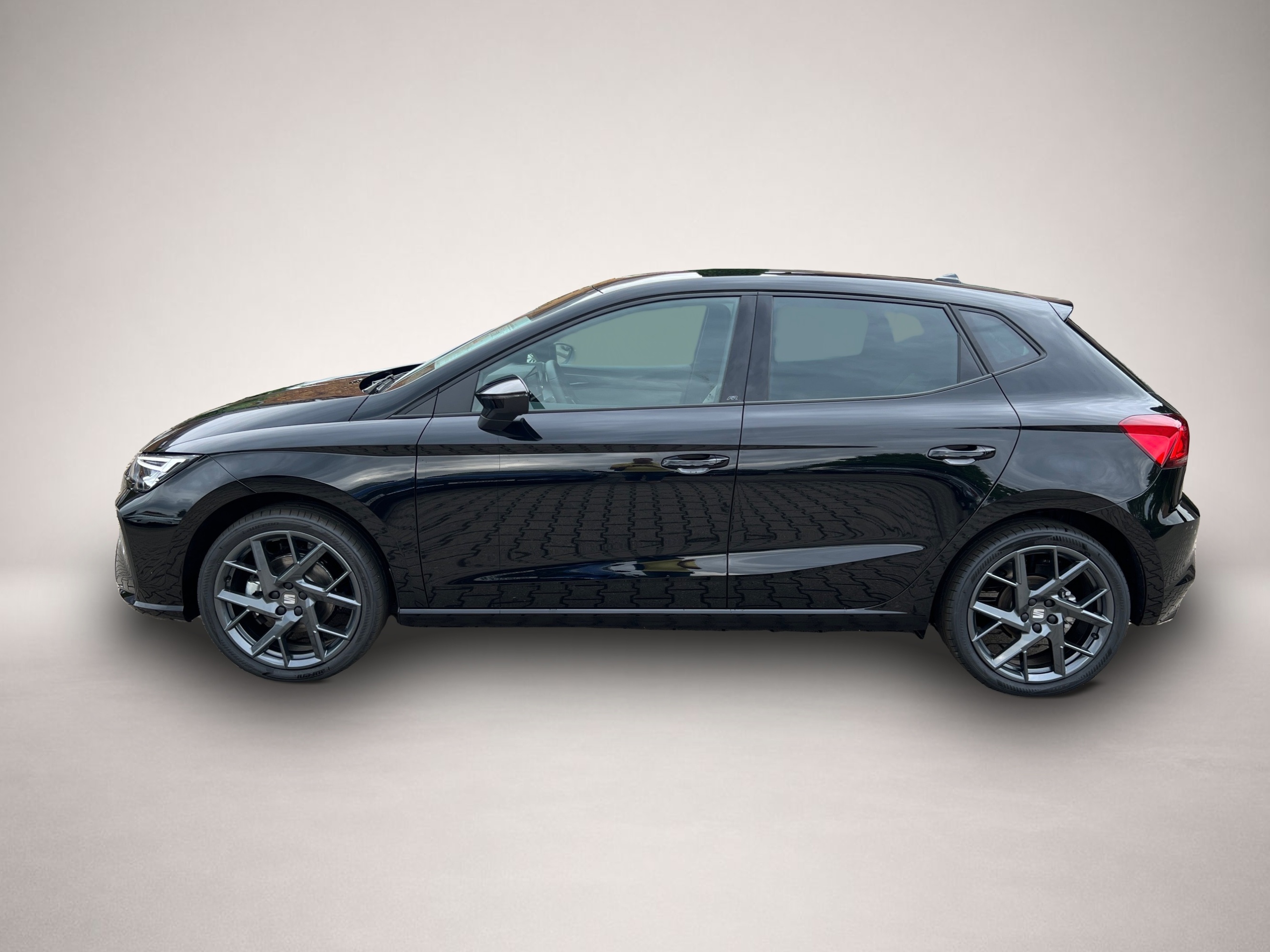 SEAT Ibiza, image 2 of 5
