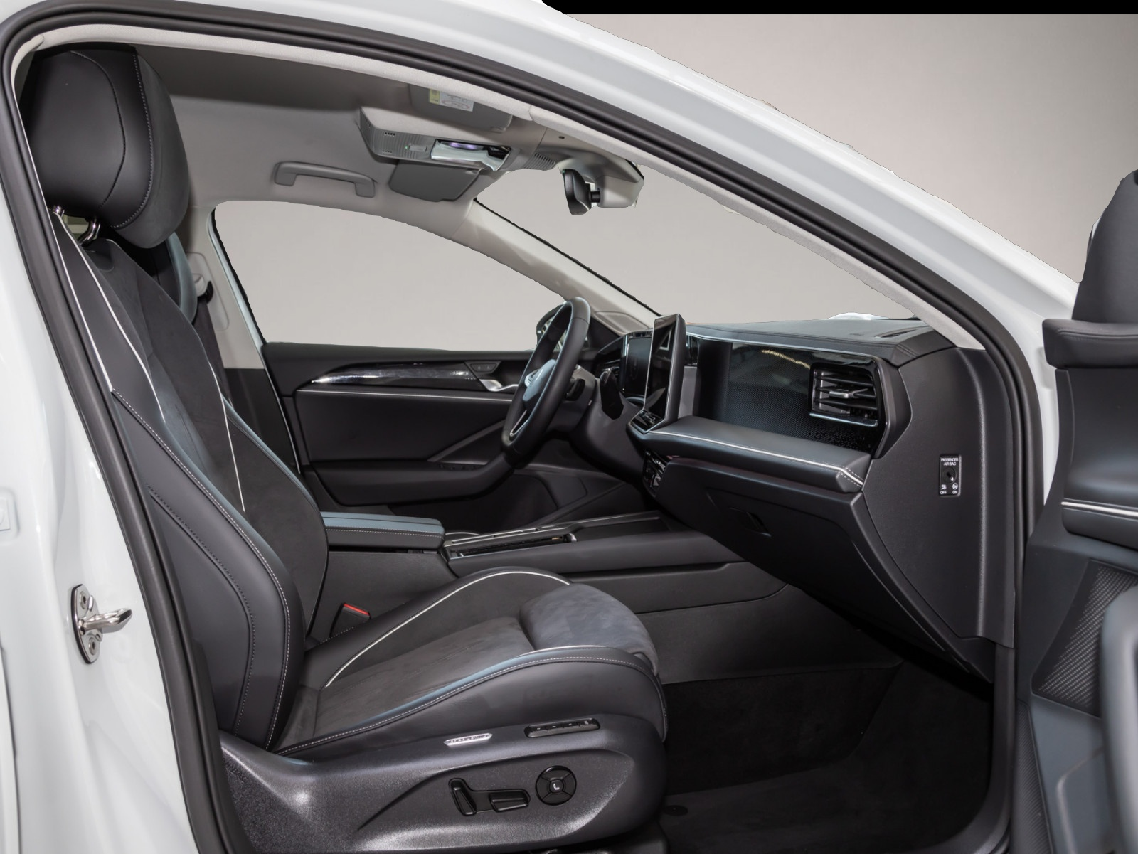 Volkswagen Passat (09/2025, Benzin)