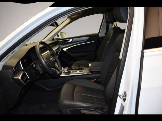 Audi A6 (10/2023, Benzin)