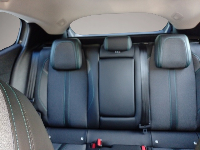 Peugeot 408 (09/2025, Benzin)