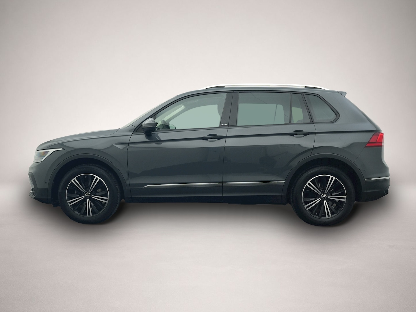 Volkswagen Tiguan (12/2022, Benzin)