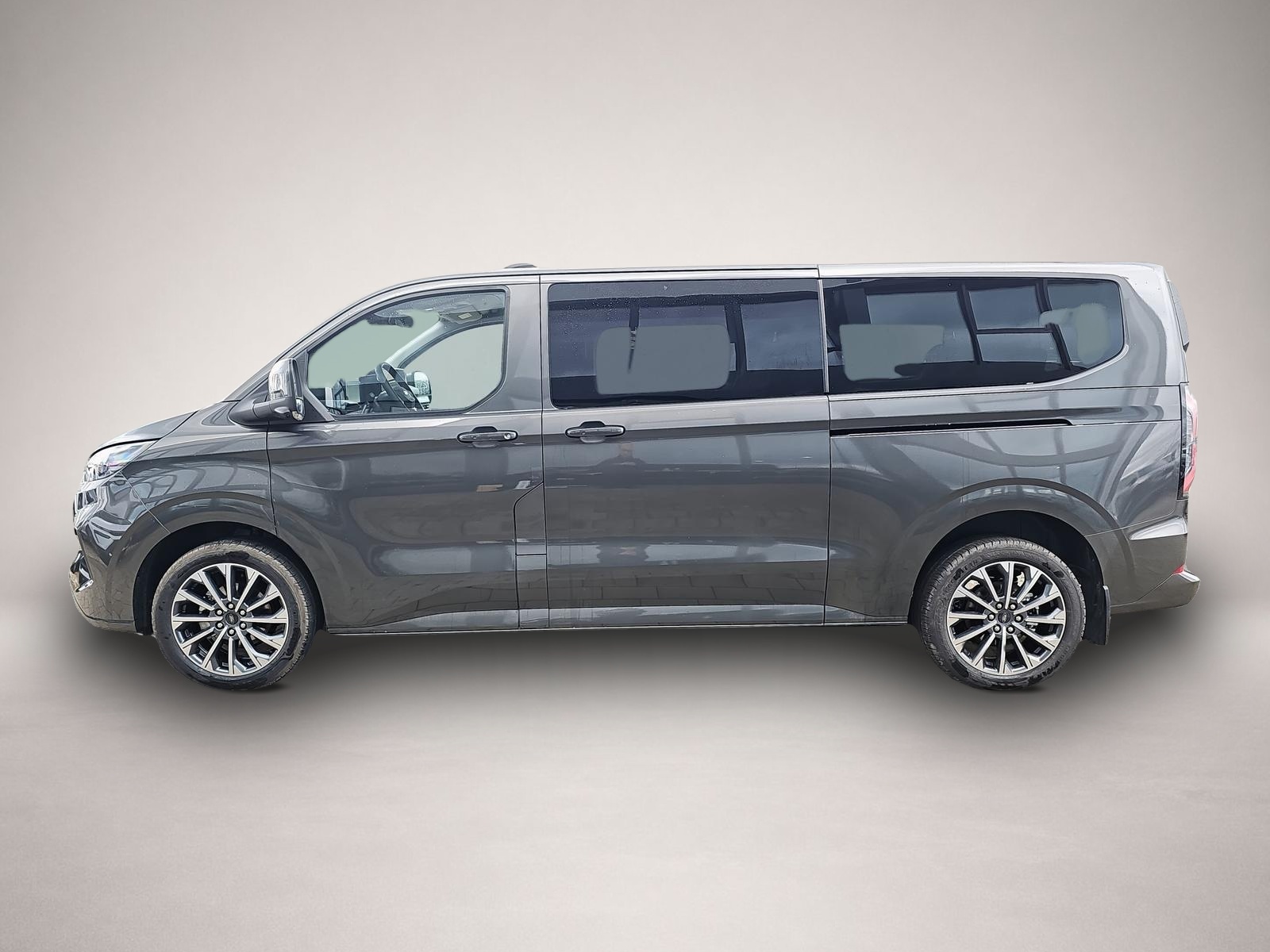 Ford Tourneo Custom (02/2026, Diesel)