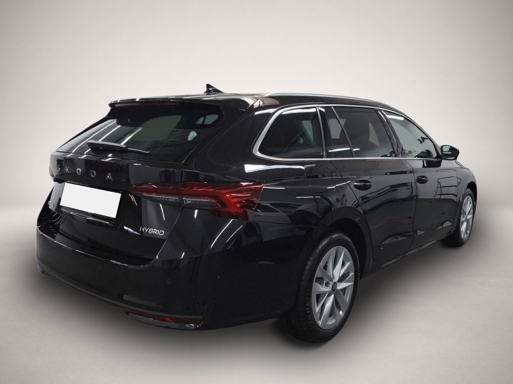 Skoda Octavia (11/2025, Benzin)